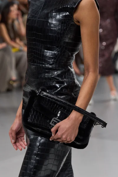 Look 30